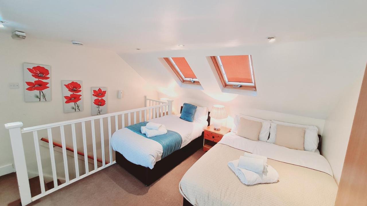 Cedar Villa - Perfect For Longer Stays Chatham  Exterior photo